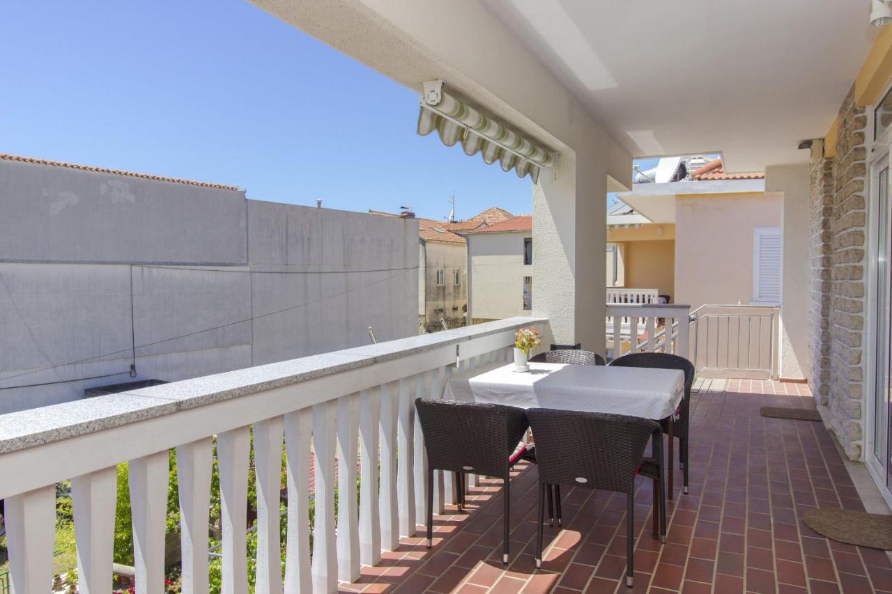 Apartments Konta City Center Vodice Esterno foto