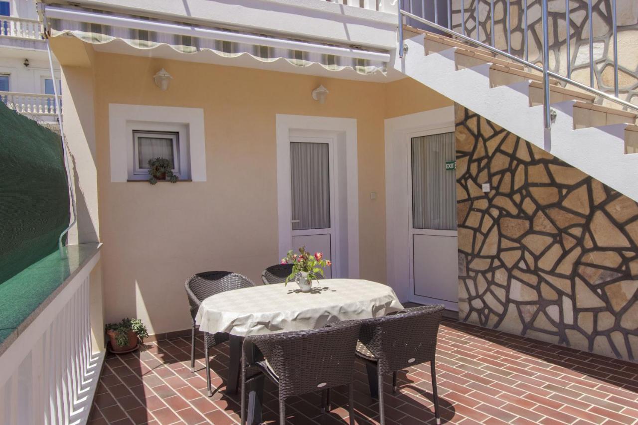 Apartments Konta City Center Vodice Esterno foto