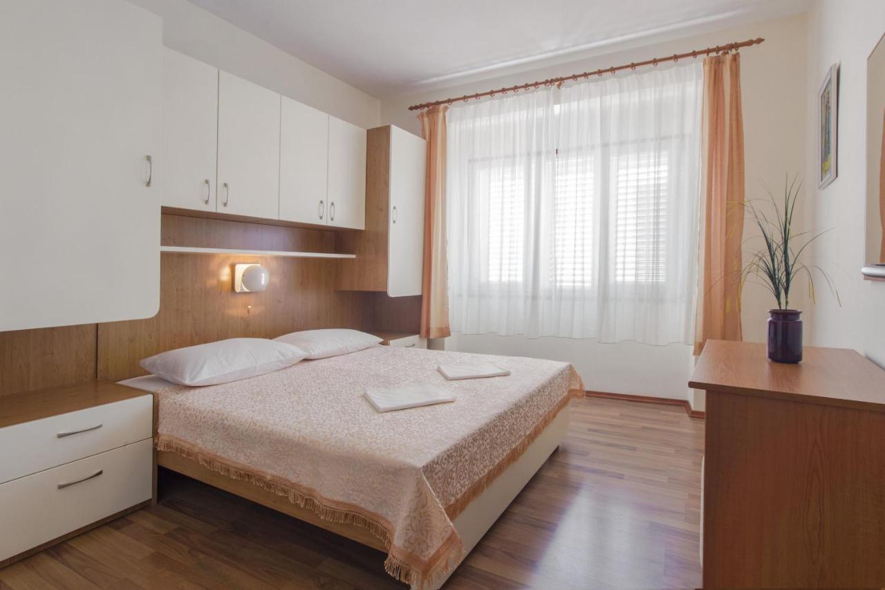 Apartments Konta City Center Vodice Esterno foto