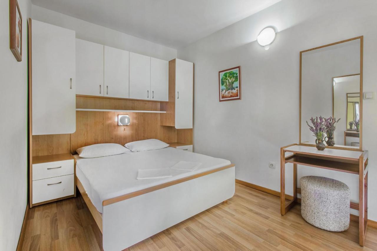 Apartments Konta City Center Vodice Esterno foto