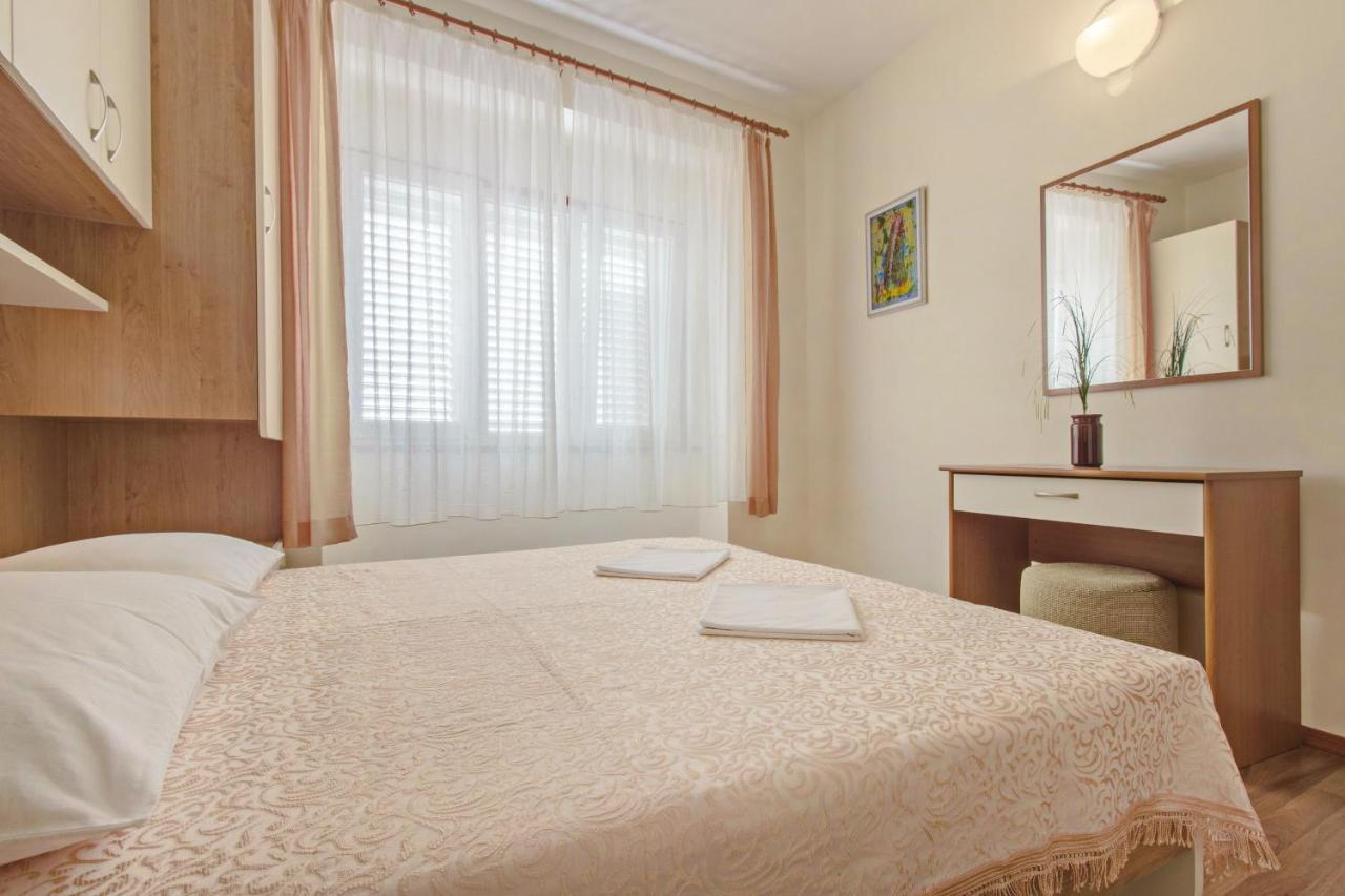 Apartments Konta City Center Vodice Esterno foto