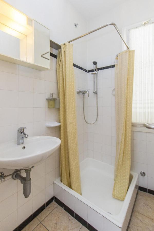 Apartments Konta City Center Vodice Esterno foto