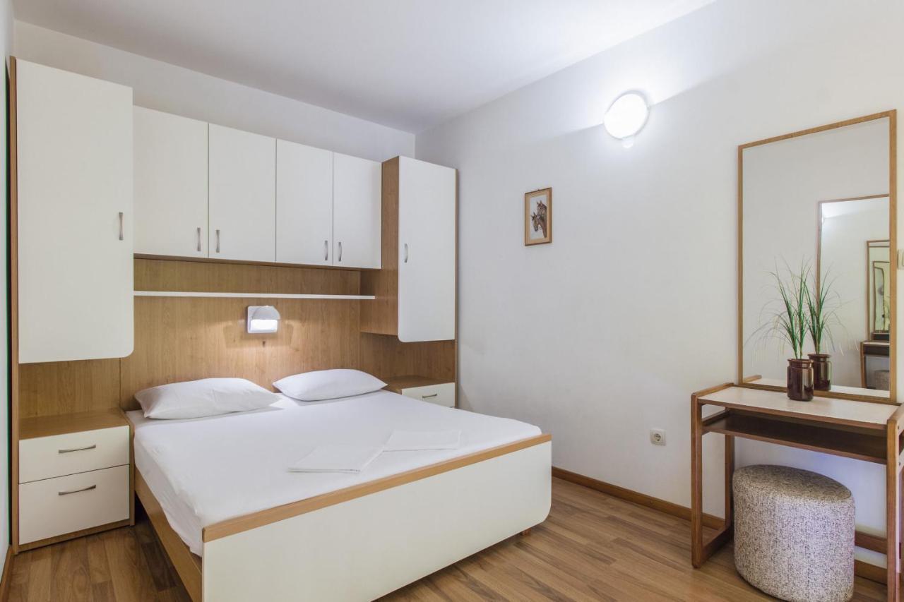 Apartments Konta City Center Vodice Esterno foto