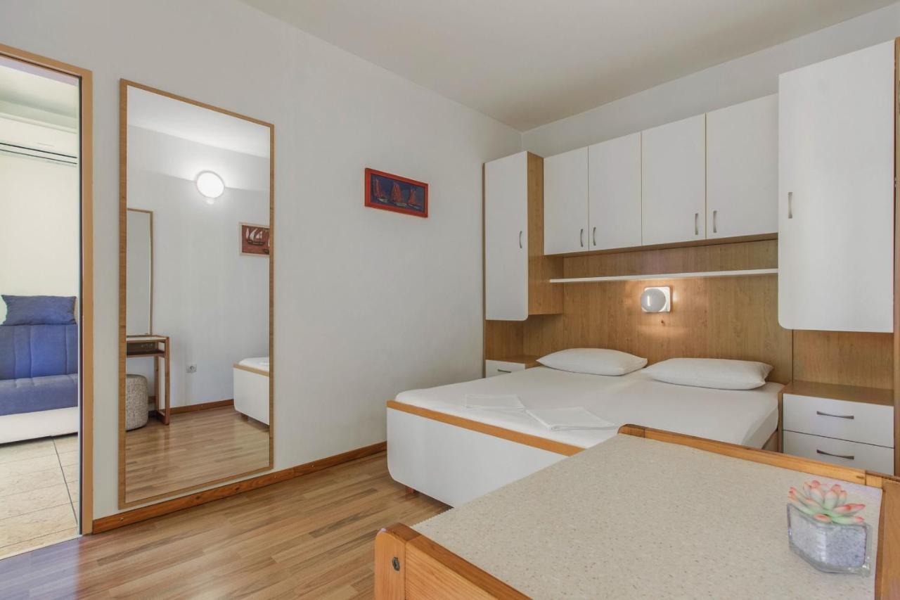 Apartments Konta City Center Vodice Esterno foto