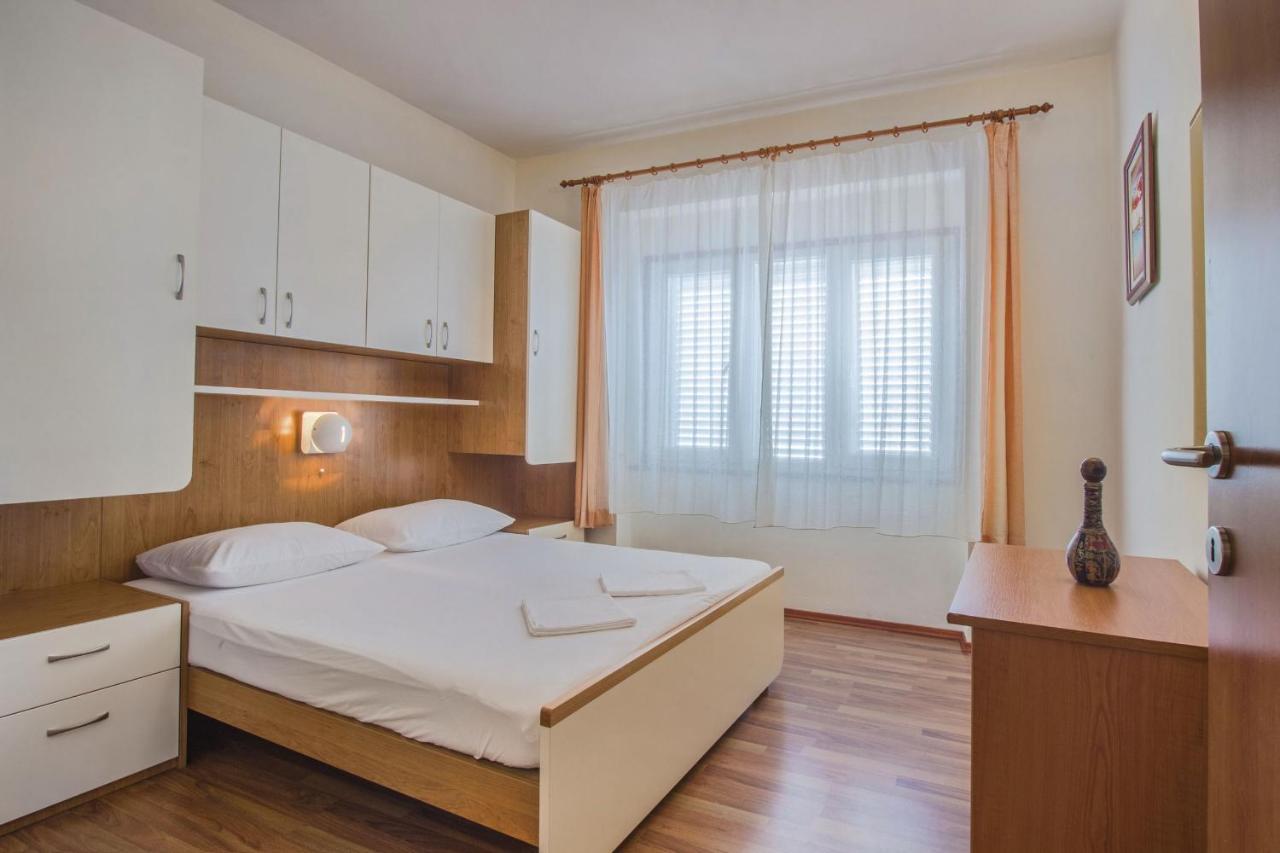 Apartments Konta City Center Vodice Esterno foto