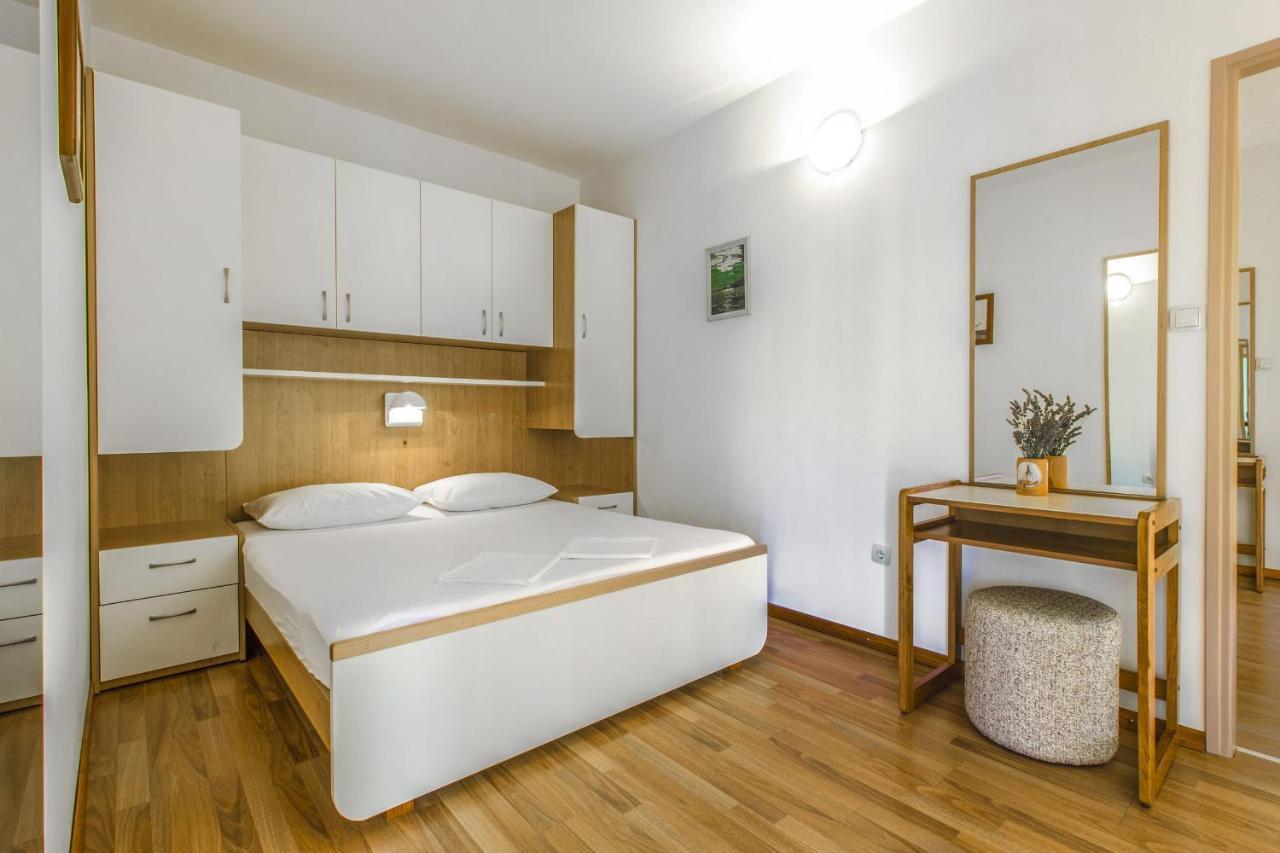 Apartments Konta City Center Vodice Esterno foto